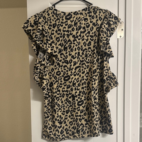 Leopard Print Ruffle Sleeve Top - Picture 3 of 3